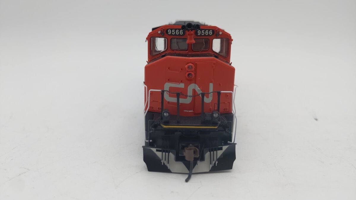 Athearn G40647 HO Scale Canadian National GP40-2L Diesel Locomotive #9566 w/DCC EX/Box