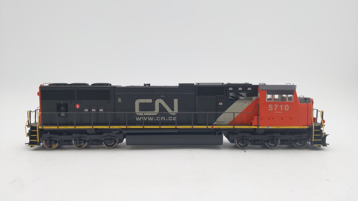 Athearn G6193 HO Scale Canadian National SD-75I Diesel Locomotive #5710 EX/Box