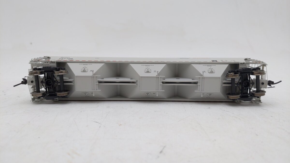 Athearn G4143 HO Scale SOO/CP 5161 cu.ft. Trinity Covered Hopper #121725 EX/Box