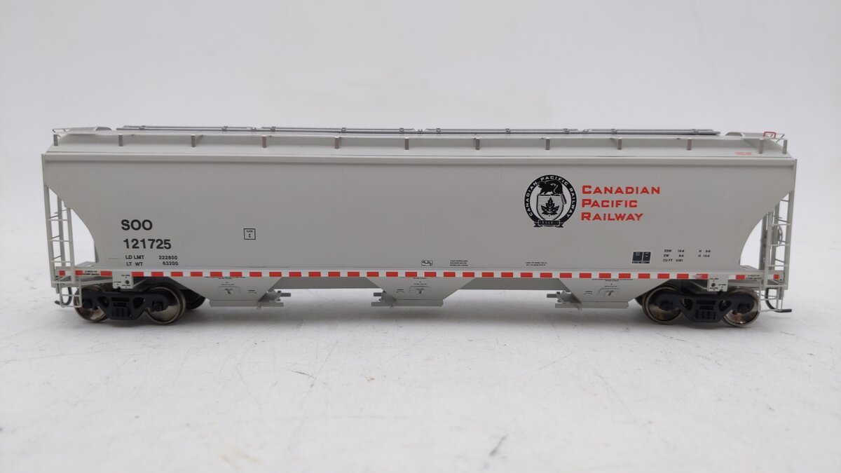 Athearn G4143 HO Scale SOO/CP 5161 cu.ft. Trinity Covered Hopper #121725 EX/Box