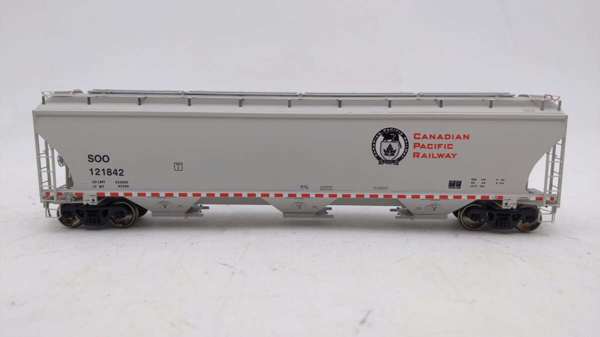 Athearn G4273 HO Scale Canadian Pacific/SOO Trinity Covered Hopper #121842 LN/Box