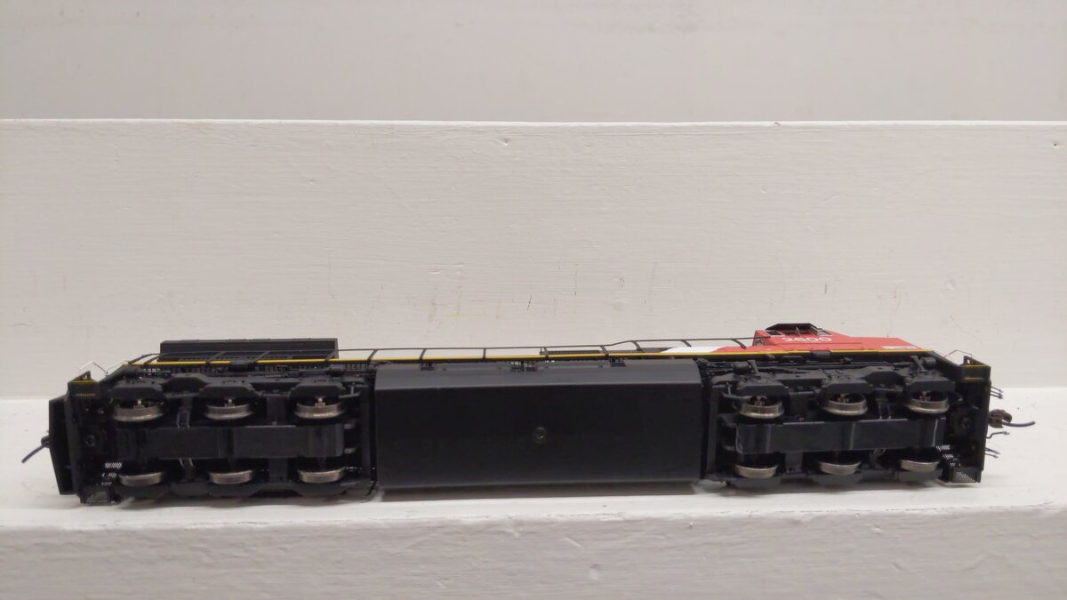 Athearn G31633 HO Canadian National Dash 9-44CW Diesel Locomotive #2600 w/DCC EX/Box