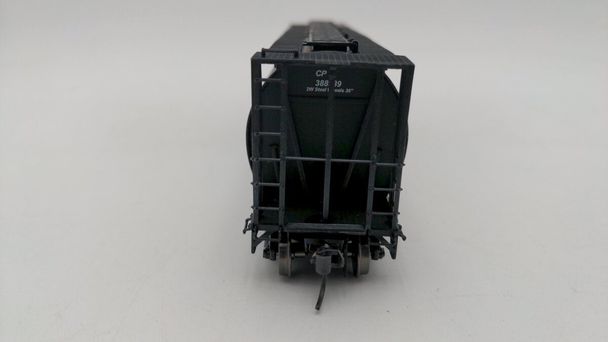 InterMountain 45115-25 HO Scale Canadian Pacific Cylindrical Hopper Car #388939 EX/Box