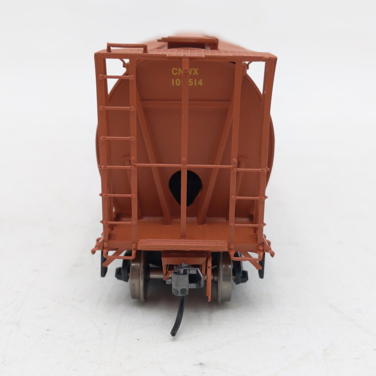 InterMountain 45119-16 HO Scale CNWX 4-Bay Cylindrical Hopper #100514 LN/Box