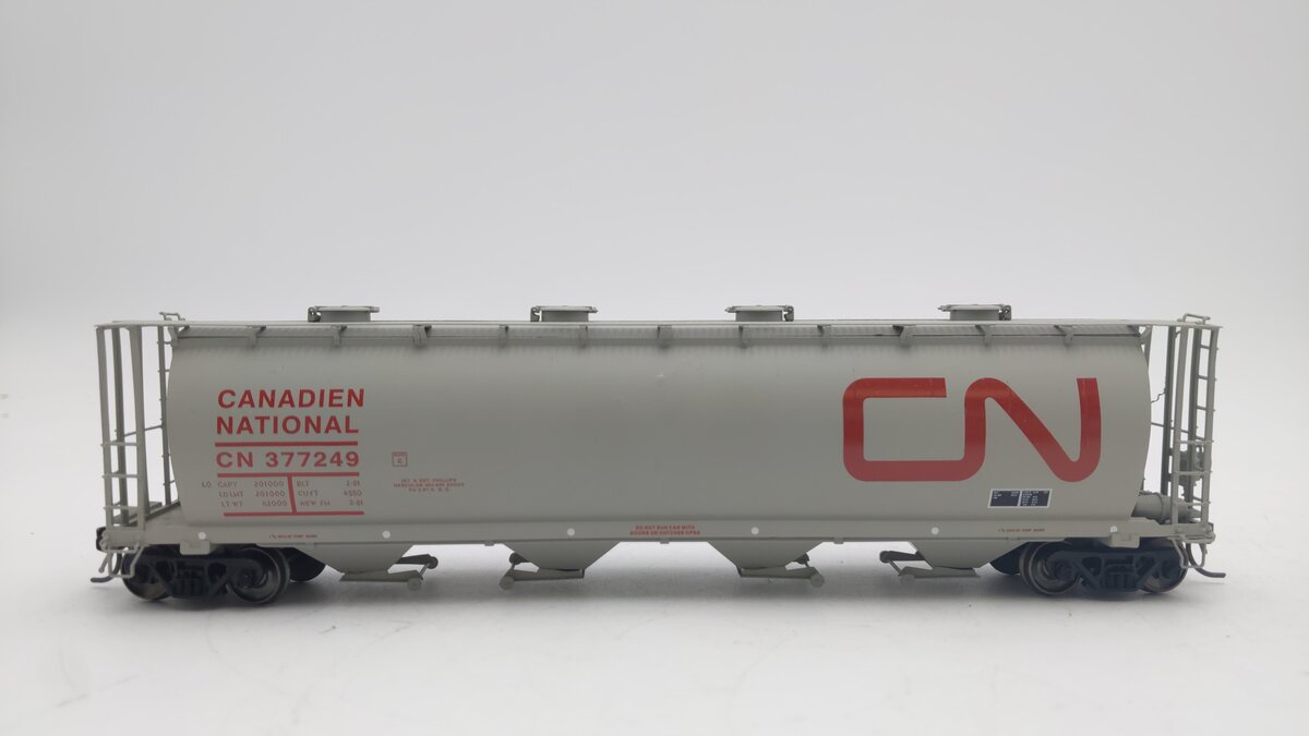 InterMountain 45205-27 HO Scale Canadian National Cylindrical Hopper Car #377249 EX/Box