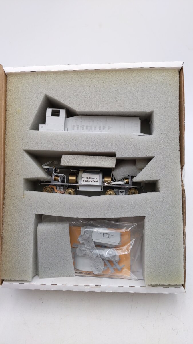 Point 1 Models P1HK-221 HO GMD SW1200RS Diesel Locomotive Kit (Undecorated) EX/Box