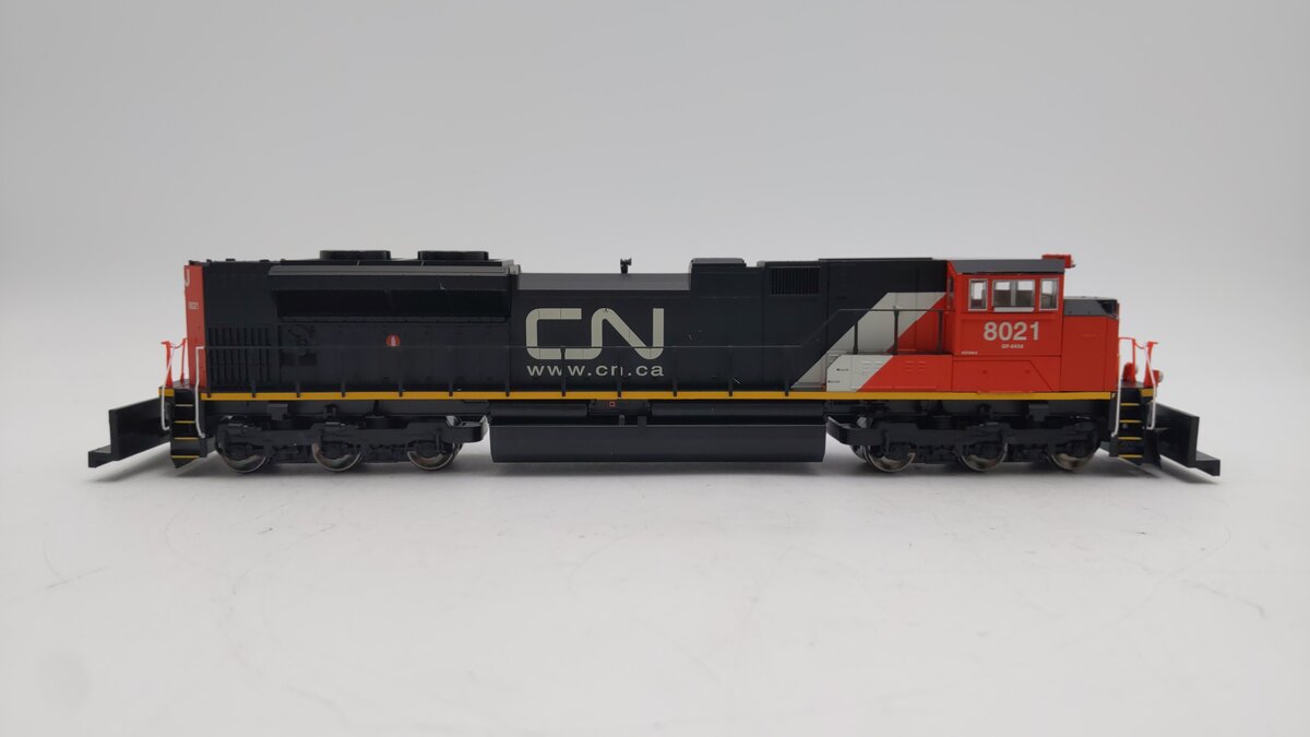 Walthers 19808 HO Canadian National EMD SD70ACe Diesel Loco w/Sound & DCC #8021 EX/Box