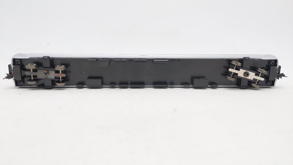 Walthers 932-6014 HO Amtrak 85' Amfleet Ph.4 Food Service Lounge Car #48230 EX/Box