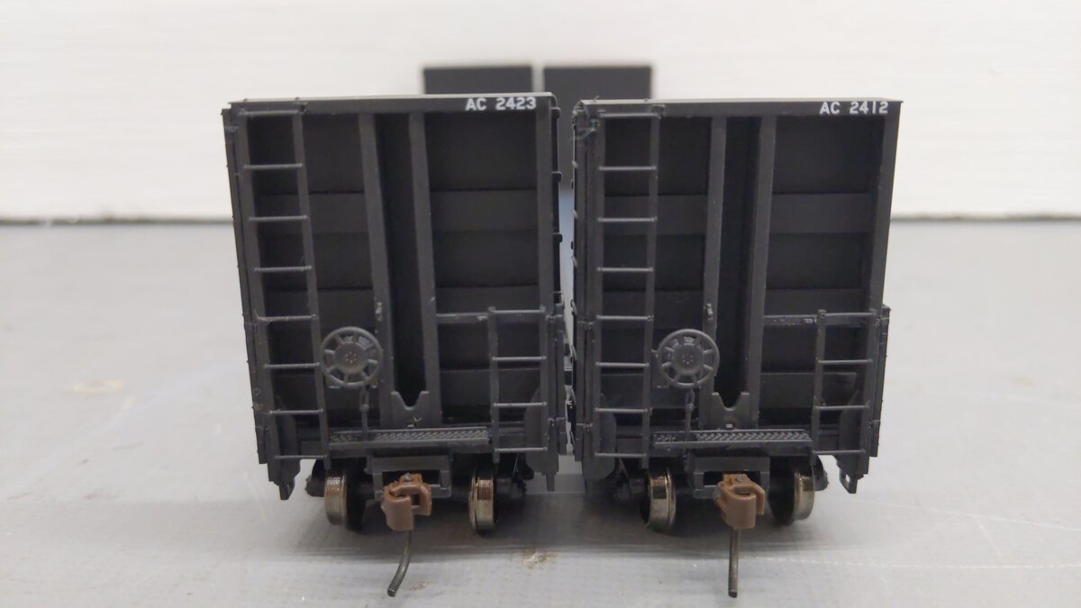 Walthers 932-240054 HO Scale Algoma Central Flat Cars #2423/2412 (Set of 2) EX/Box