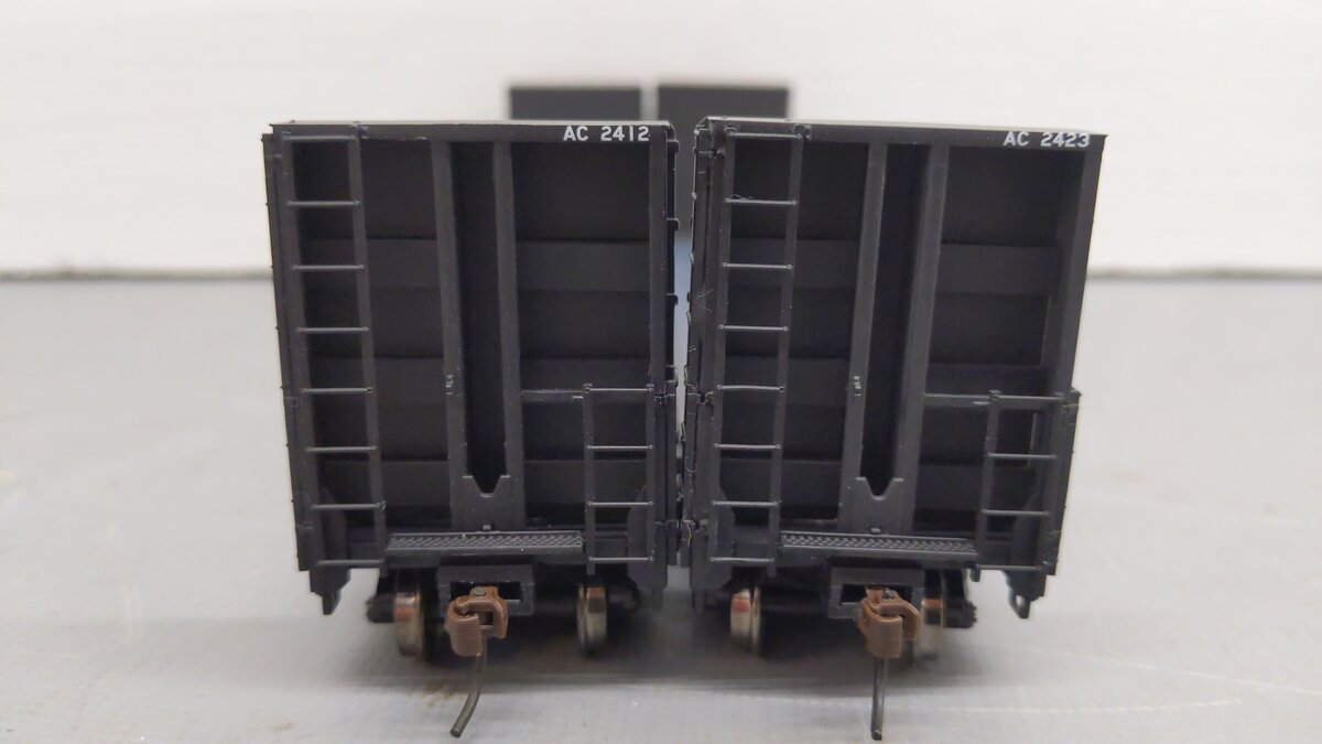 Walthers 932-240054 HO Scale Algoma Central Flat Cars #2423/2412 (Set of 2) EX/Box