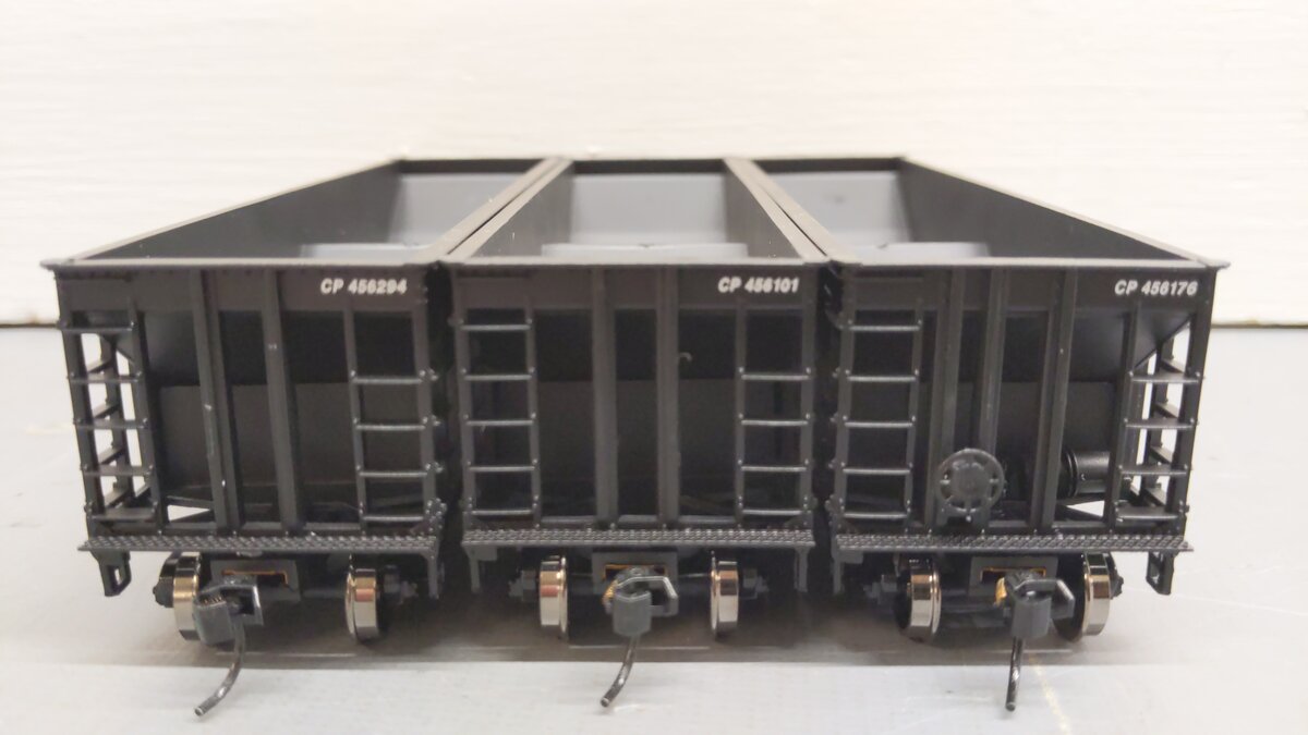 Walthers 932-34243 HO Scale Canadian Pacific Ballast Hopper Car Set (Set of 3) EX/Box