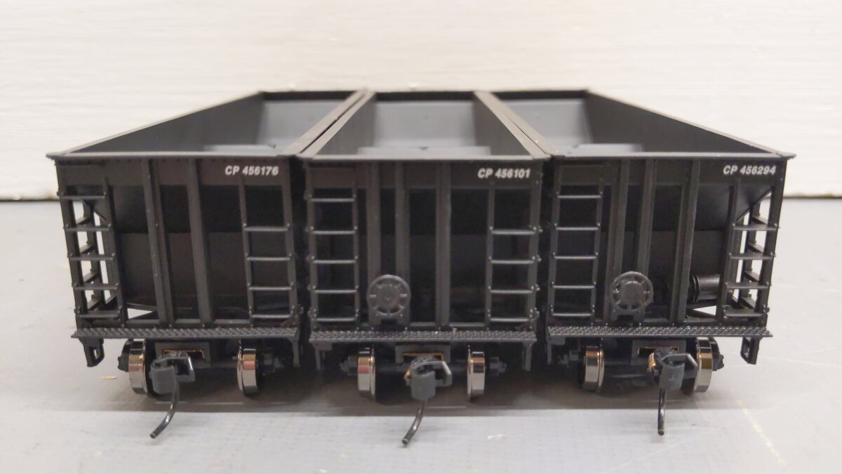 Walthers 932-34243 HO Scale Canadian Pacific Ballast Hopper Car Set (Set of 3) EX/Box