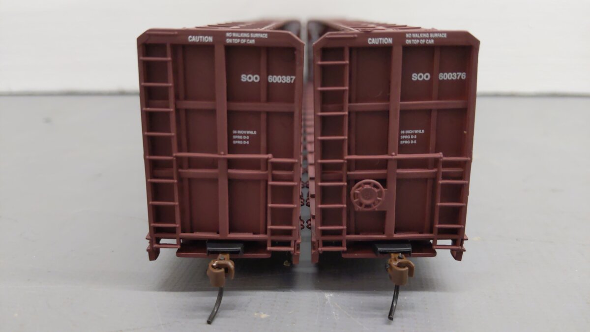 Walthers 932-24136 HO Scale SOO Line Centerbeam Flat Cars #600376/600387 EX/Box