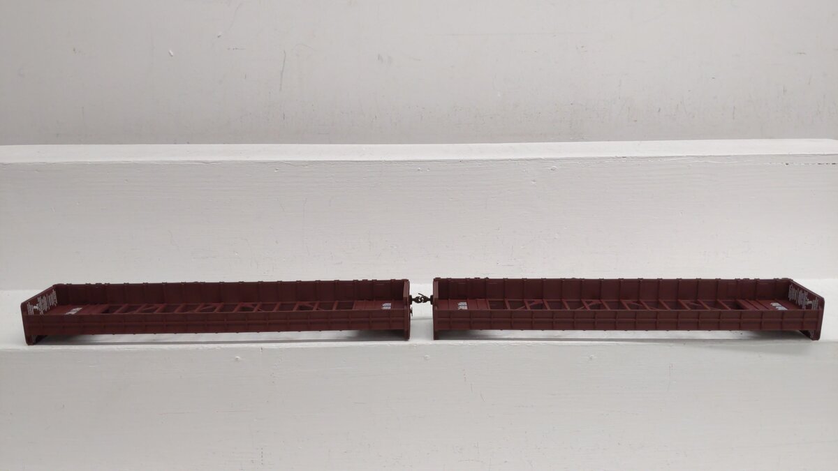 Walthers 932-24136 HO Scale SOO Line Centerbeam Flat Cars #600376/600387 EX/Box