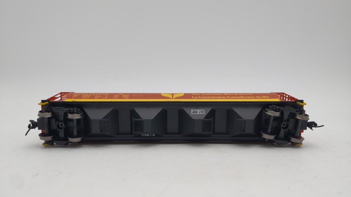 Walthers 910-7159 HO Scale CNWX Cylindrical Hopper Car #395004