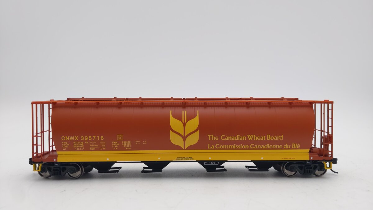 Walthers 910-7162 HO Scale CNWX Cylindrical Hopper Car #395716