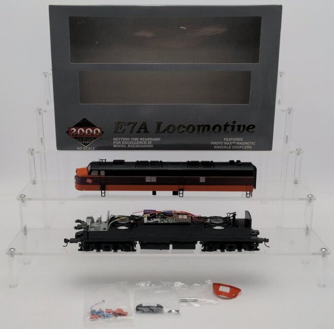 Walthers 920-40951 HO Scale Chicago Milwaukee St Paul & Pacific Diesel Loco #19A EX/Box