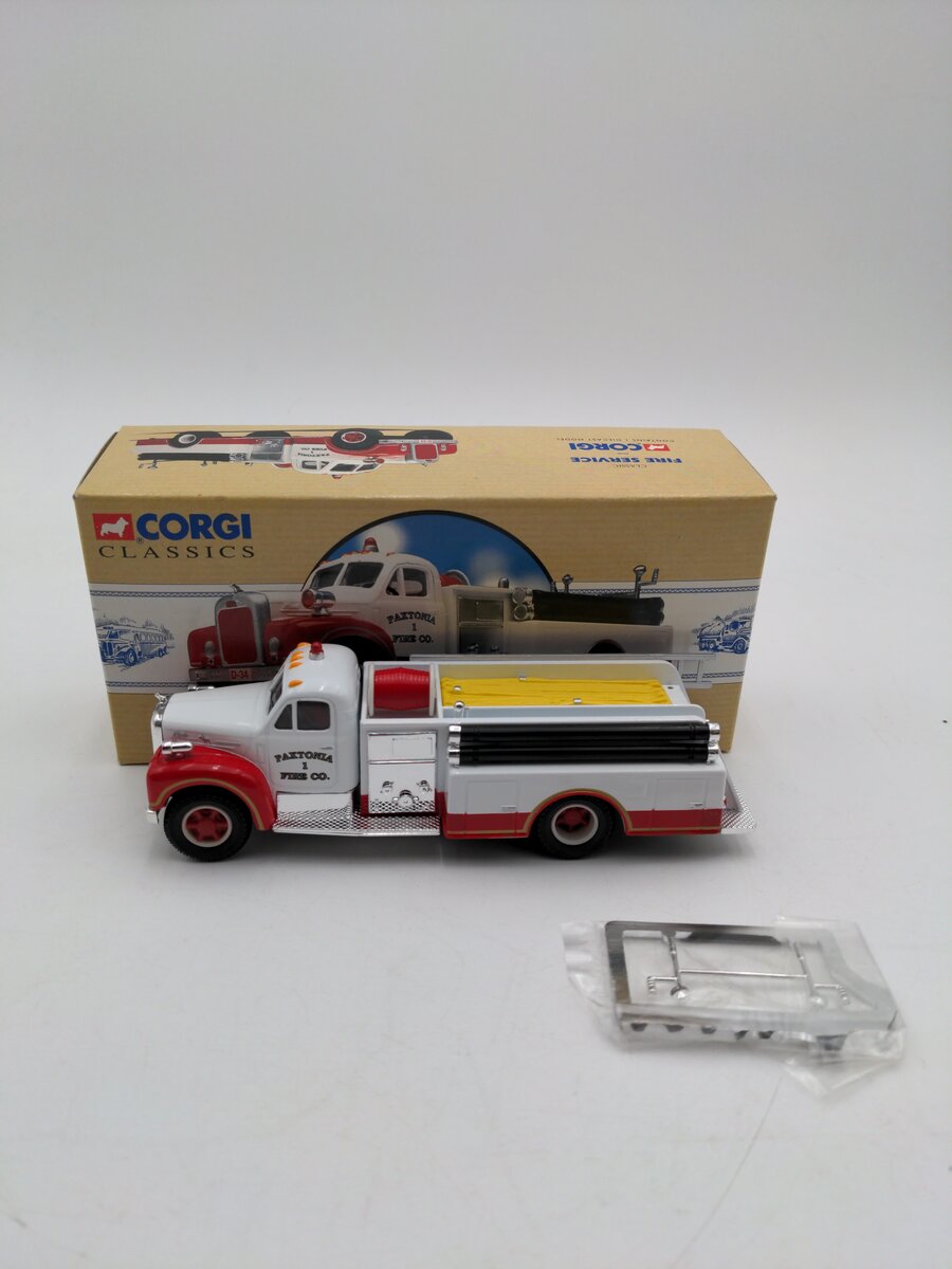 Corgi 98486 1:50 Diecast MACK B Series Pumper Fire Engine Paxtonia EX/Box