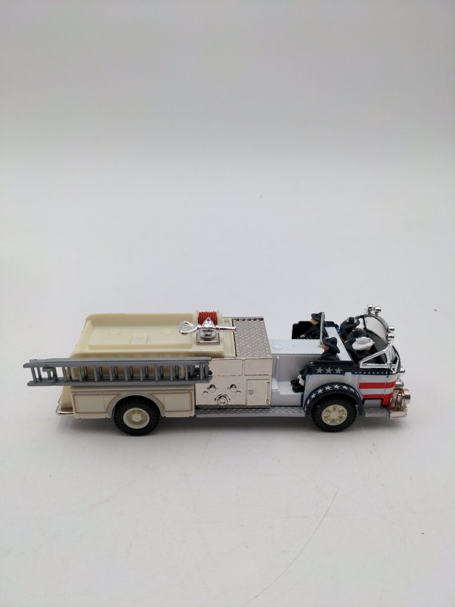 Corgi 97395  Vero Beach, FL Fire American LaFrance pumper EX/Box