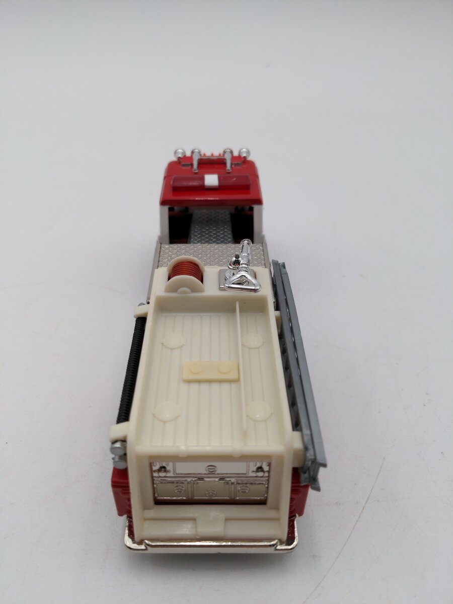 Corgi 98485 1:50 Die-Cast Neptune Mack CF Pumper EX/Box