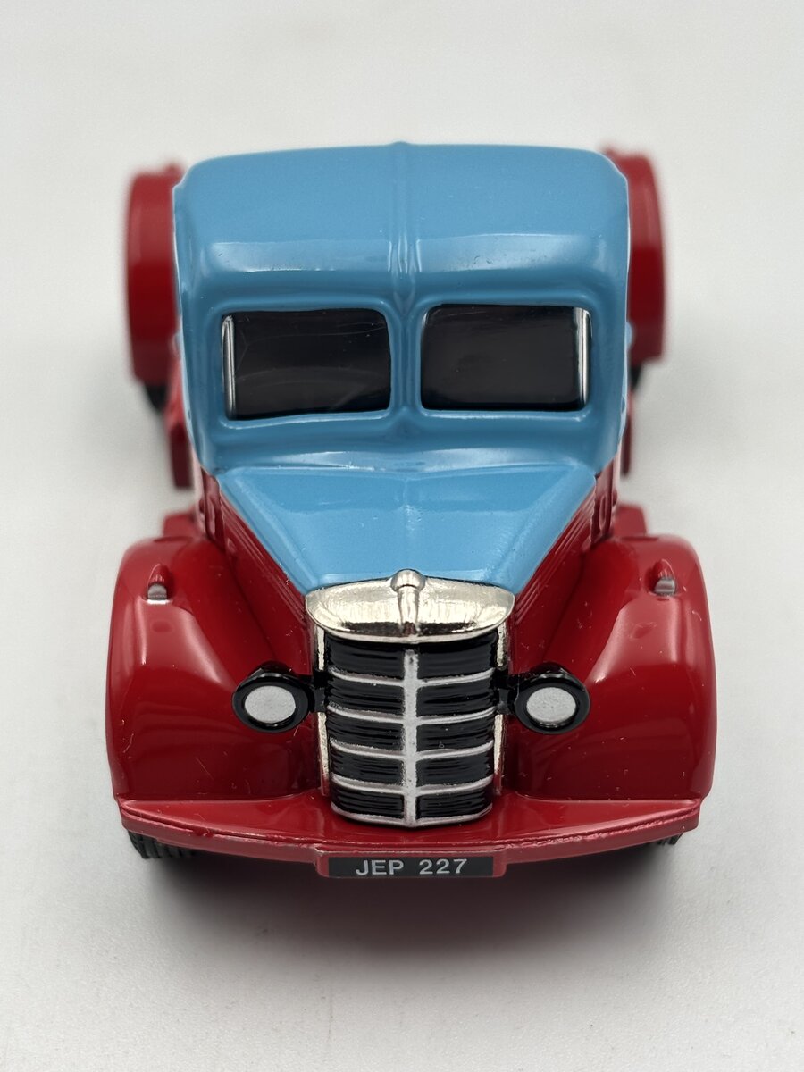 Corgi 97887 1:50 Chipperfields Circus BedFord O Articulated Horsebox EX/Box