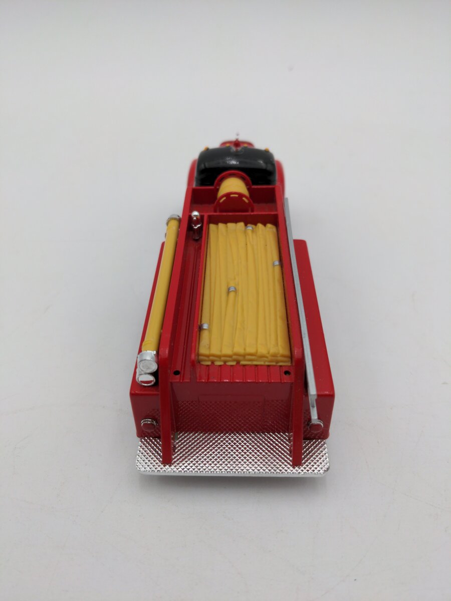 Corgi 98450 1:50 Chicago Mack B Series Fire Truck EX/Box