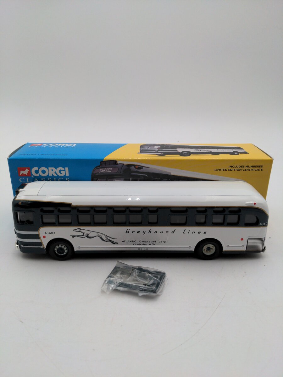 Corgi 54101 1:48 Scale Grey Hound Lines GM 4509 Bus Limited Edition Certificate EX/Box