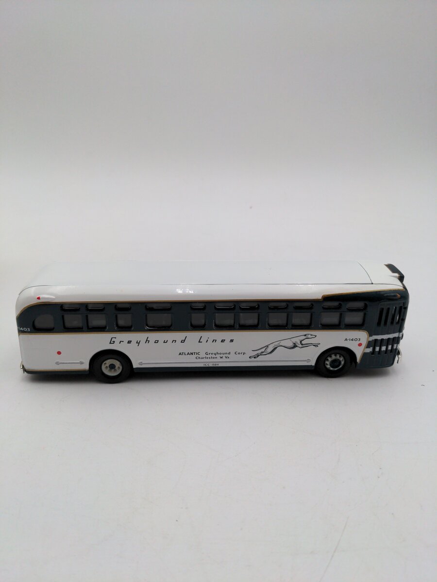 Corgi 54101 1:48 Scale Grey Hound Lines GM 4509 Bus Limited Edition Certificate EX/Box