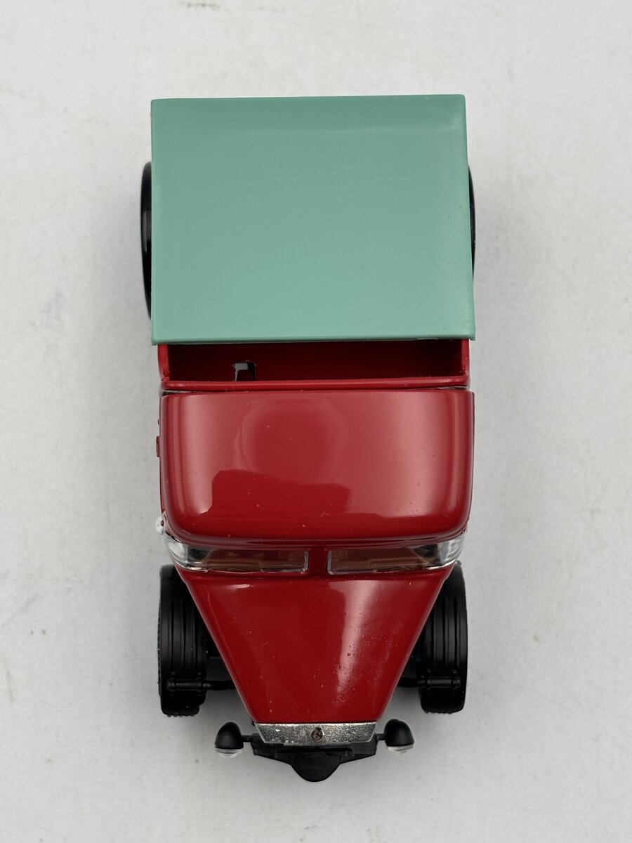 Corgi 97885 1:50 Chipperfields Scammell Highwayman Trailer & Caravan LN/Box
