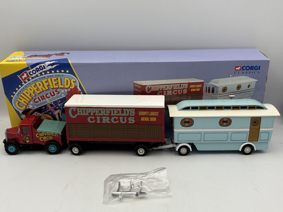 Corgi 97885 1:50 Chipperfields Scammell Highwayman Trailer & Caravan LN/Box