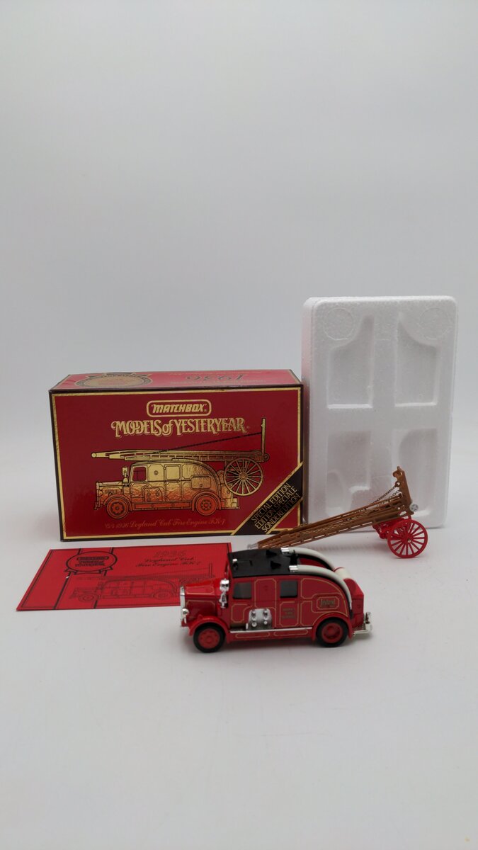 Matchbox FK-7 1:49 Scale Models of Yesteryear 1936 Leyland Cub Fire Engine LN/Box