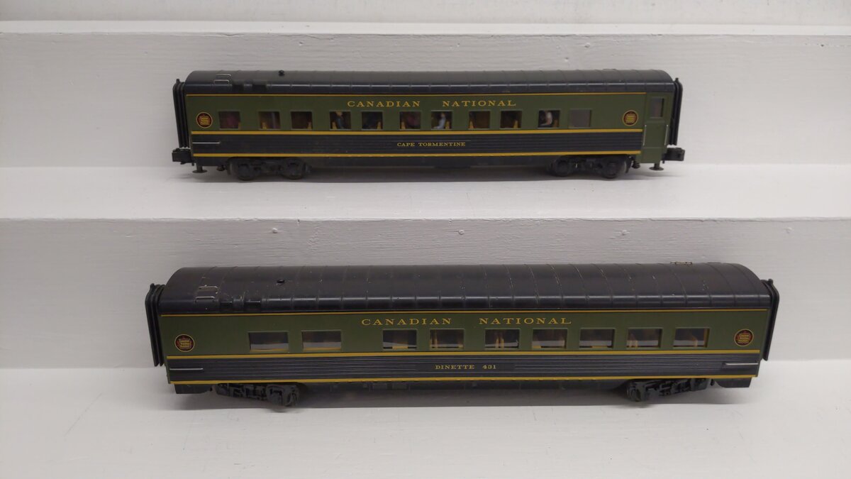 MTH 30-6767 O CN 60' Streamlined ABS Sleeper/Diner Passenger Set (Set of 2) EX