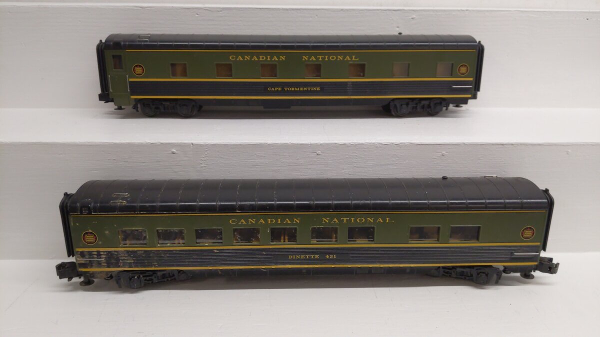 MTH 30-6767 O CN 60' Streamlined ABS Sleeper/Diner Passenger Set (Set of 2) EX