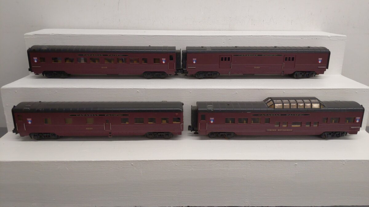 MTH 30-6730 O Canadian Pacific RailKing 60' Streamlined Passenger Set (Set of 4) EX