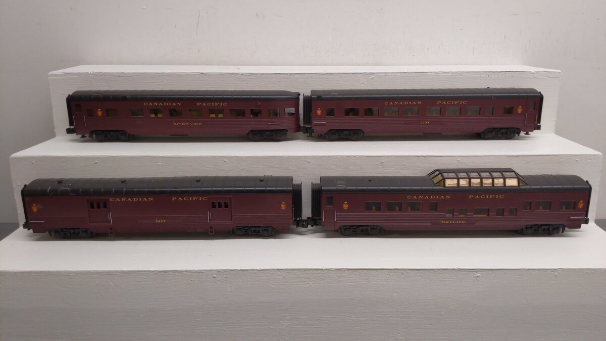 MTH 30-67340 O Canadian Pacific 60' Streamlined ABS Passenger Car Set (Set of 4) EX