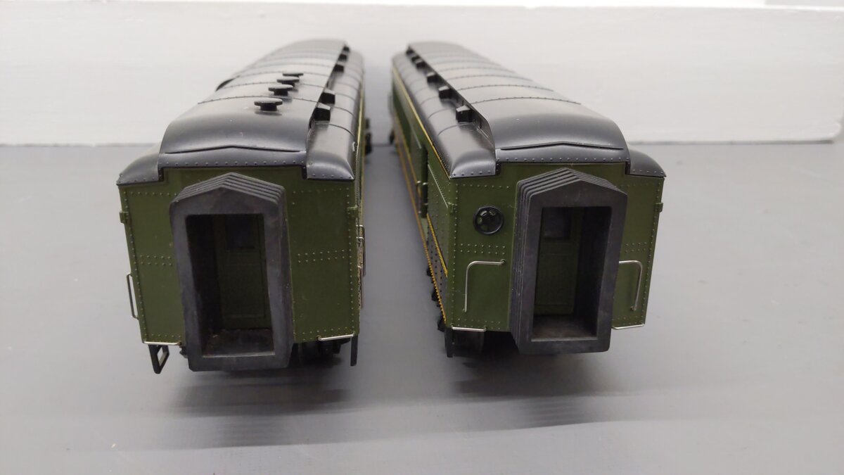 MTH 30-69026 O Canadian National RailKing 60' Madison Combo/Diner Set (Set of 2) EX