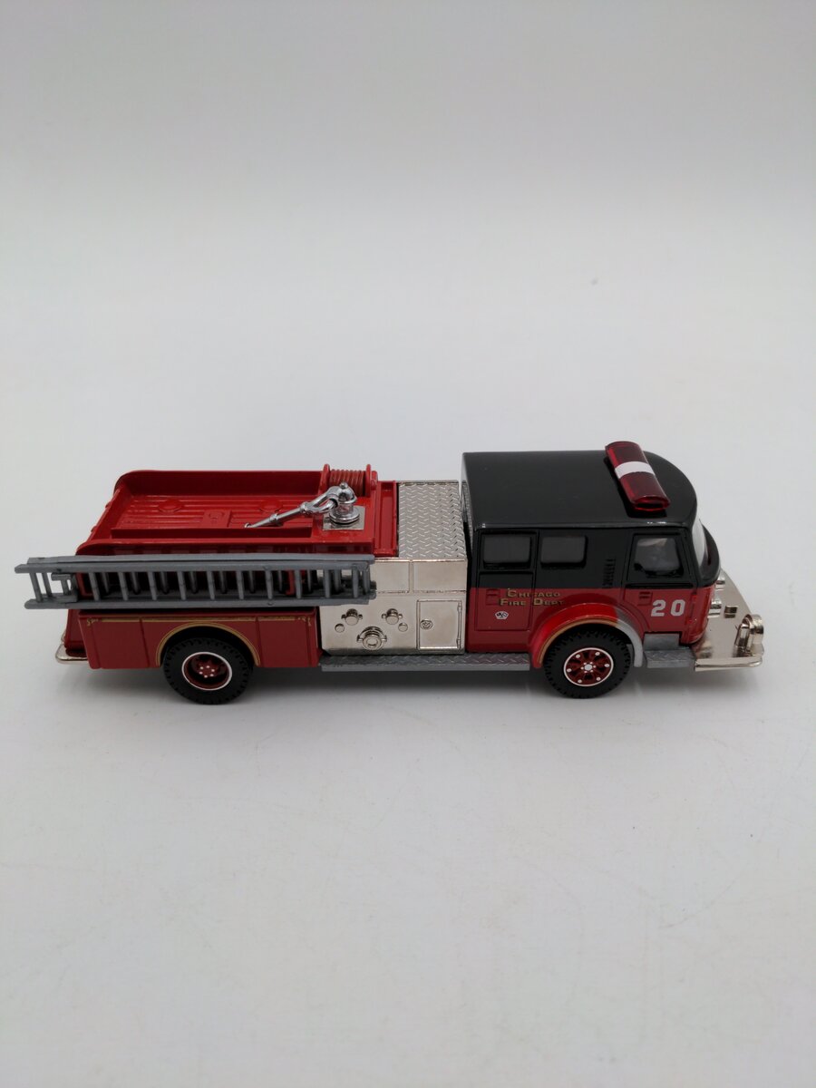 Corgi 97322 1:50 American LaFrance Fire Truck EX/Box