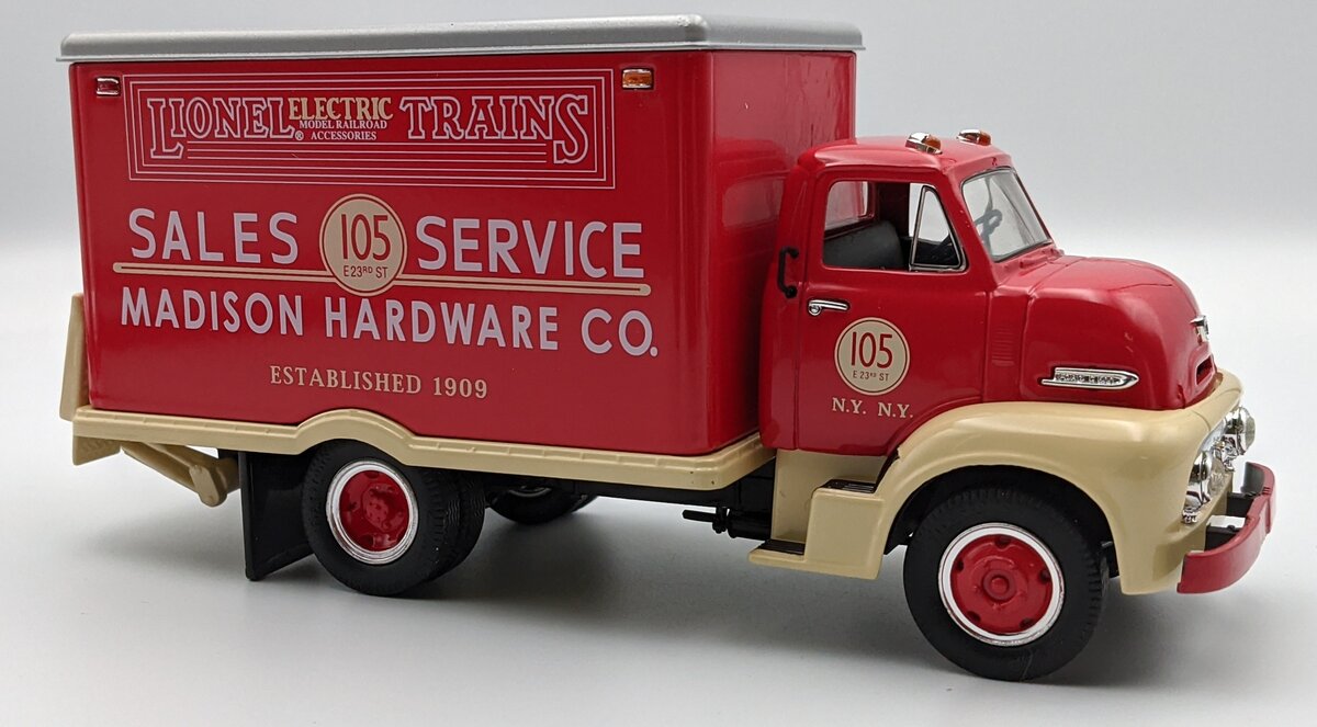 First Gear 19-1396 1:34 Lionel Electric Trains 1953 Ford C-600 Straight Truck MT/Box