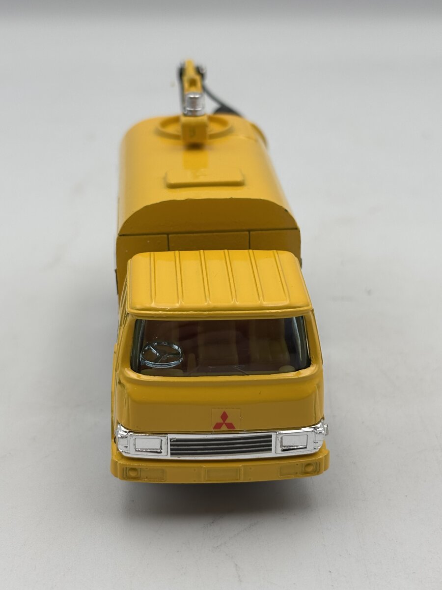 Shinsei M-19 1:60 Mini Power Mitsubishi Fuso Street Sweeper EX/Box