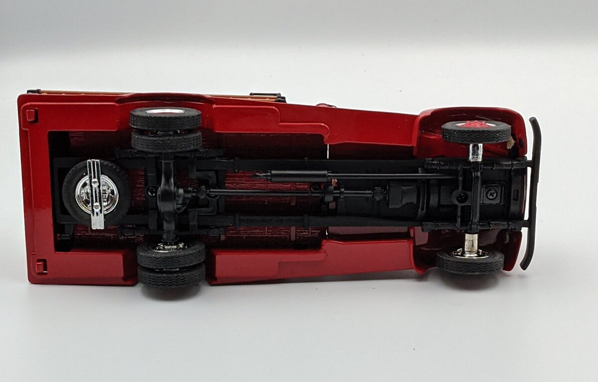 First Gear 19-0113 1:34 MTFD 1957 International R-190 Fire Truck MT/Box