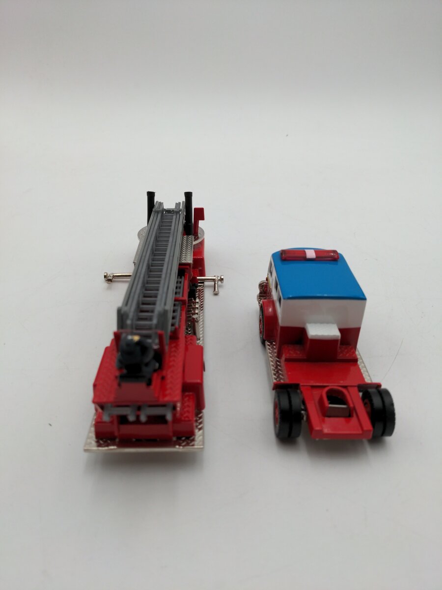 Corgi 51801 1:50 Lionel City Fire Department Aerial Ladder Truck EX/Box