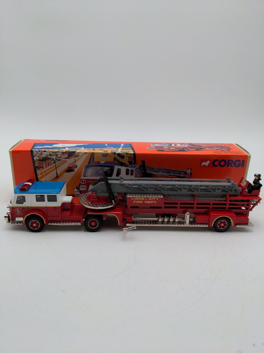 Corgi 51801 1:50 Lionel City Fire Department Aerial Ladder Truck EX/Box