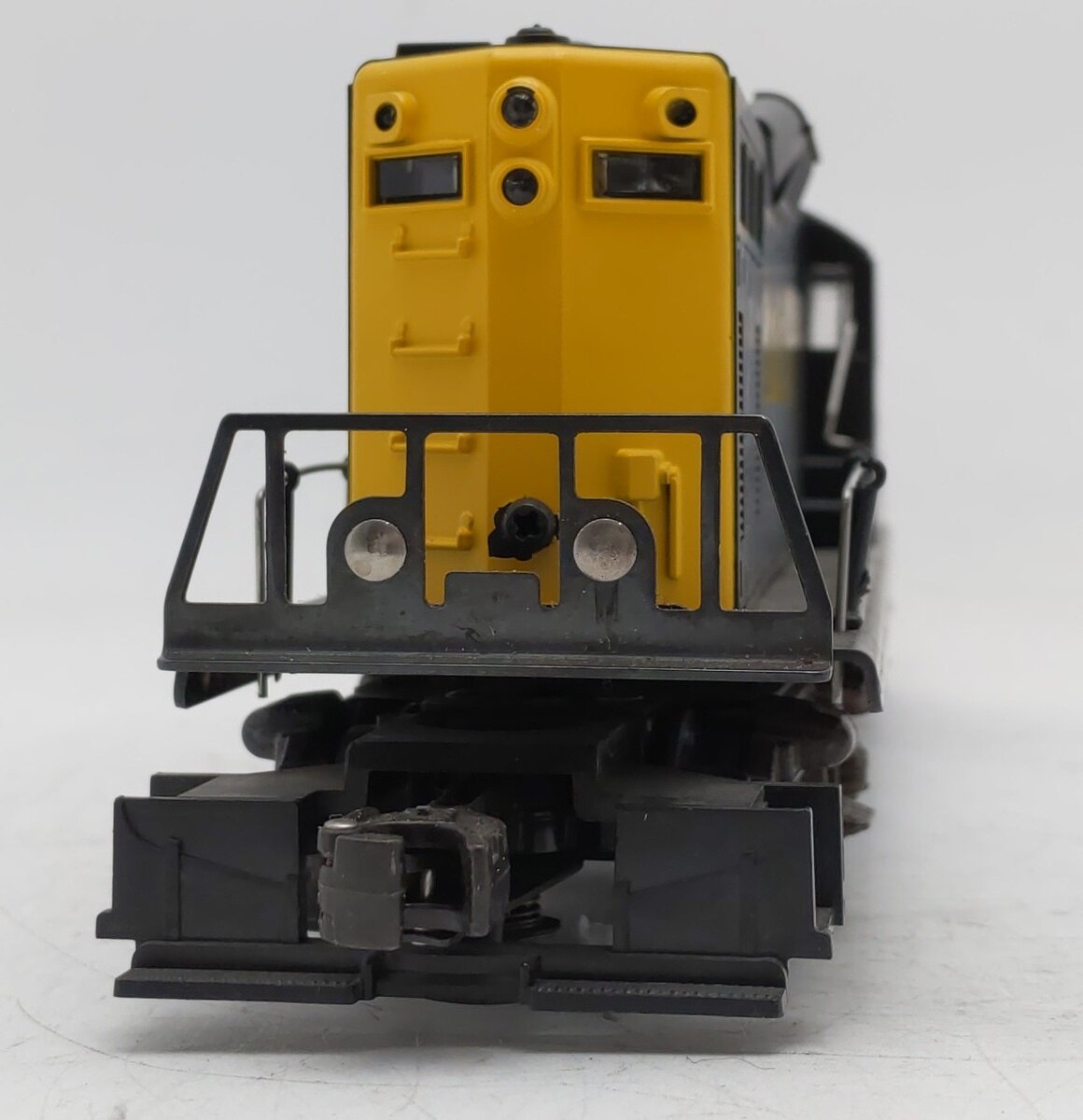 Lionel 6-8255 O Gauge Santa Fe GP-9 Dummy Diesel Locomotive EX/Box