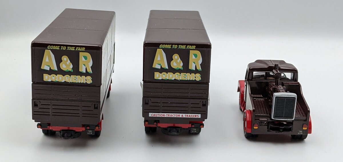 Corgi 15901 1:50 AEC Closed Pole Truck & Dodgem Trailer Set MT/Box