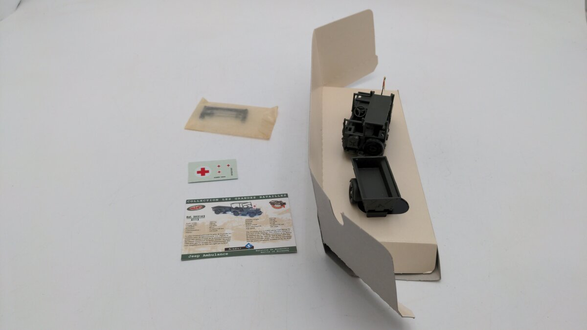 Solido 6112 1:50 Scale Batailles-Battles Millitary Jeep Ambulance Die Cast EX/Box