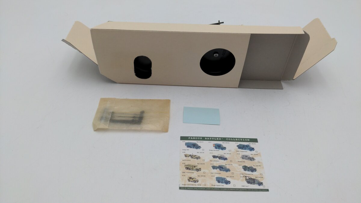 Solido 6112 1:50 Scale Batailles-Battles Millitary Jeep Ambulance Die Cast EX/Box