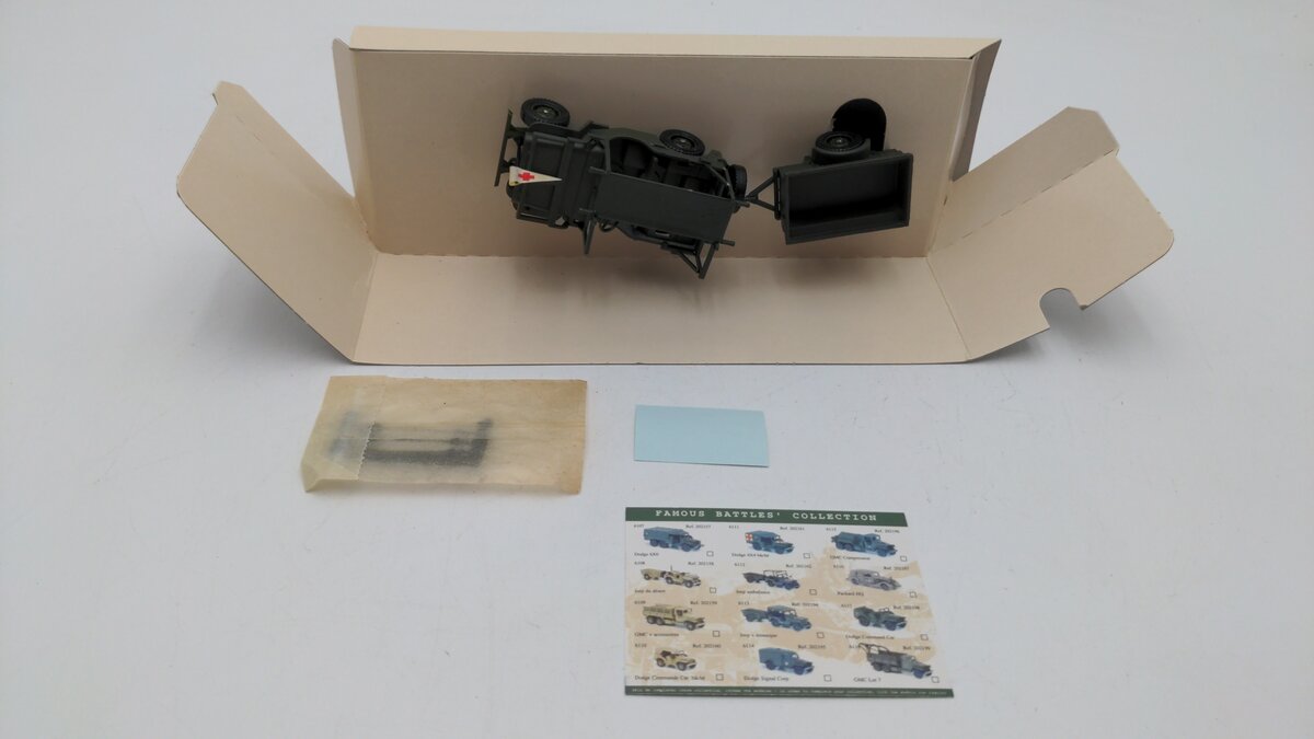 Solido 6112 1:50 Scale Batailles-Battles Millitary Jeep Ambulance Die Cast EX/Box
