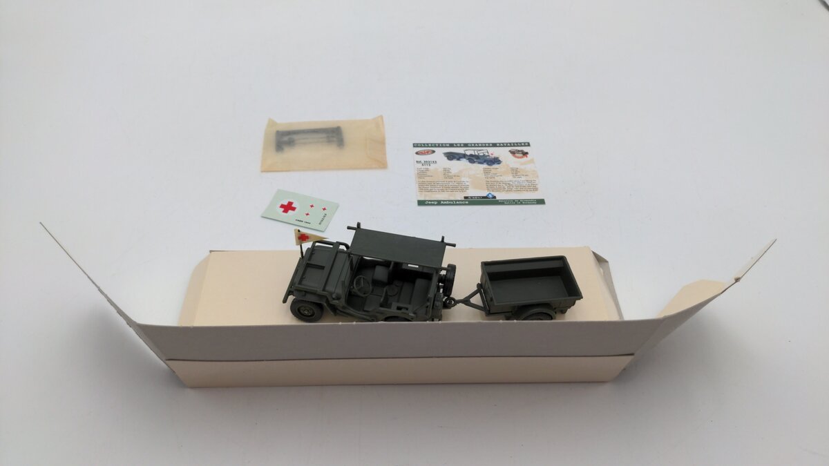Solido 6112 1:50 Scale Batailles-Battles Millitary Jeep Ambulance Die Cast EX/Box
