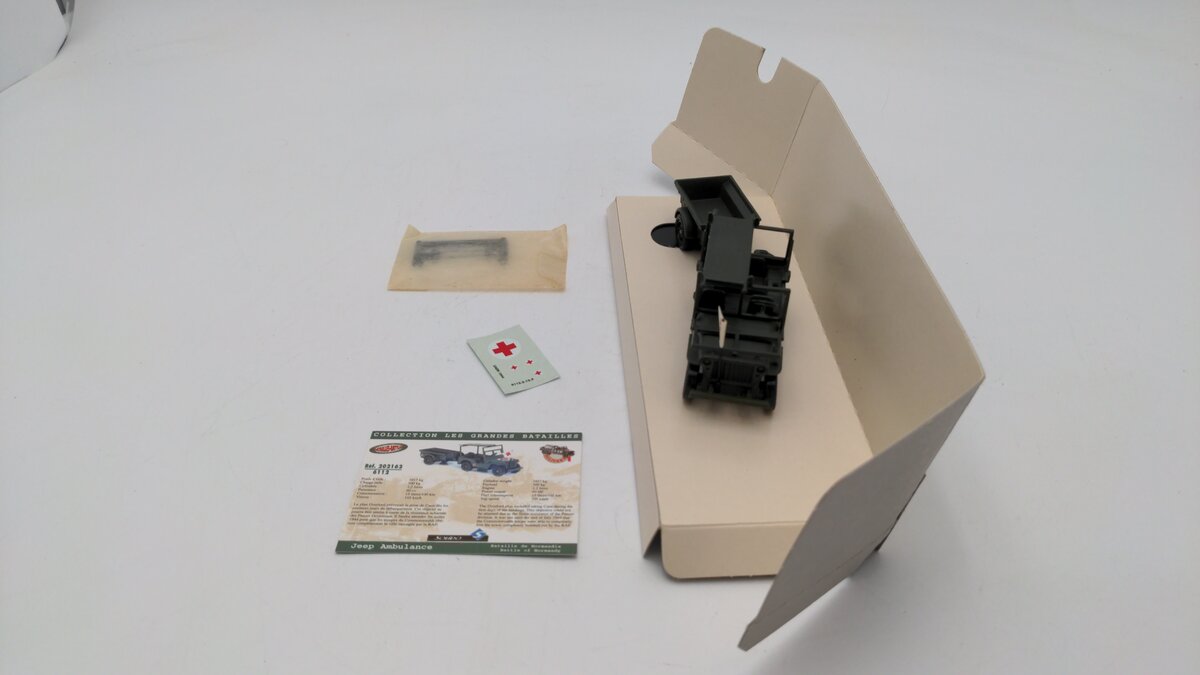 Solido 6112 1:50 Scale Batailles-Battles Millitary Jeep Ambulance Die Cast EX/Box
