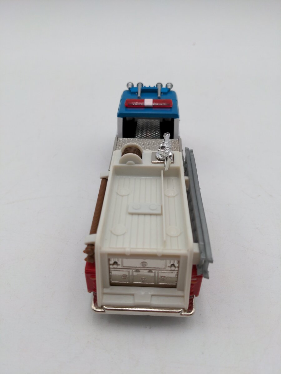 Corgi 52002 1:50 Lionel City Mack CF Pumper Fire Truck Emergency Vehicle EX/Box